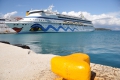 Korfu: AIDAaura im Hafen