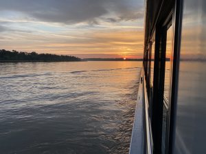 Sonnenaufgang auf dem Rhein