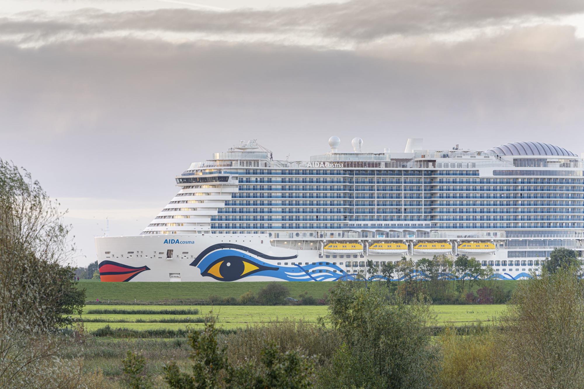 23.10.2021 · AIDAcosma: Erfolgreiche Emspassage des neuen AIDA Kreuzfahrtschiffs [Pressemeldung]