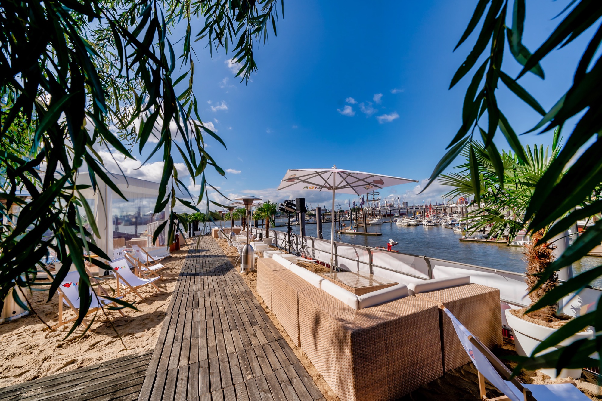 30.08.2023 · AIDA präsentiert 600 Quadratmeter große Urlaubswelt zu den Hamburg Cruise Days [Pressemeldung]