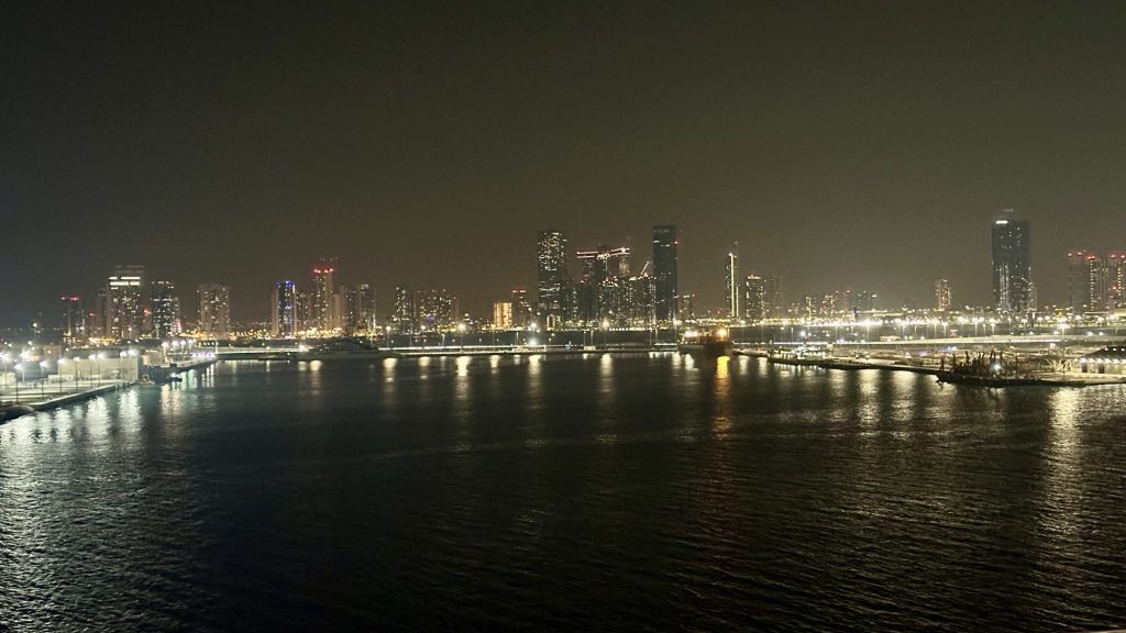 Abu Dhabi bei Nacht