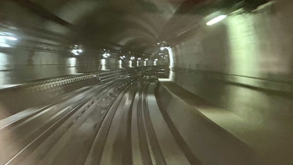 Metrofahrt in Dubai