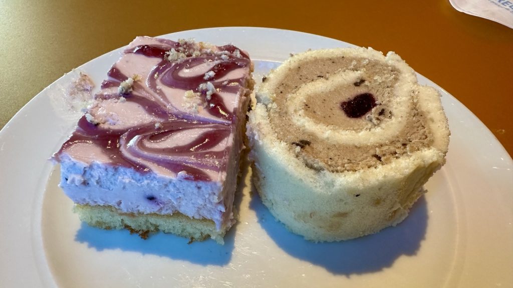 Kaffee- und Kuchenzeit im Café Mare