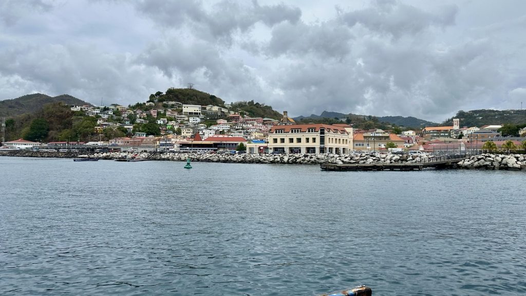 Grenada vom Schiff aus gesehen