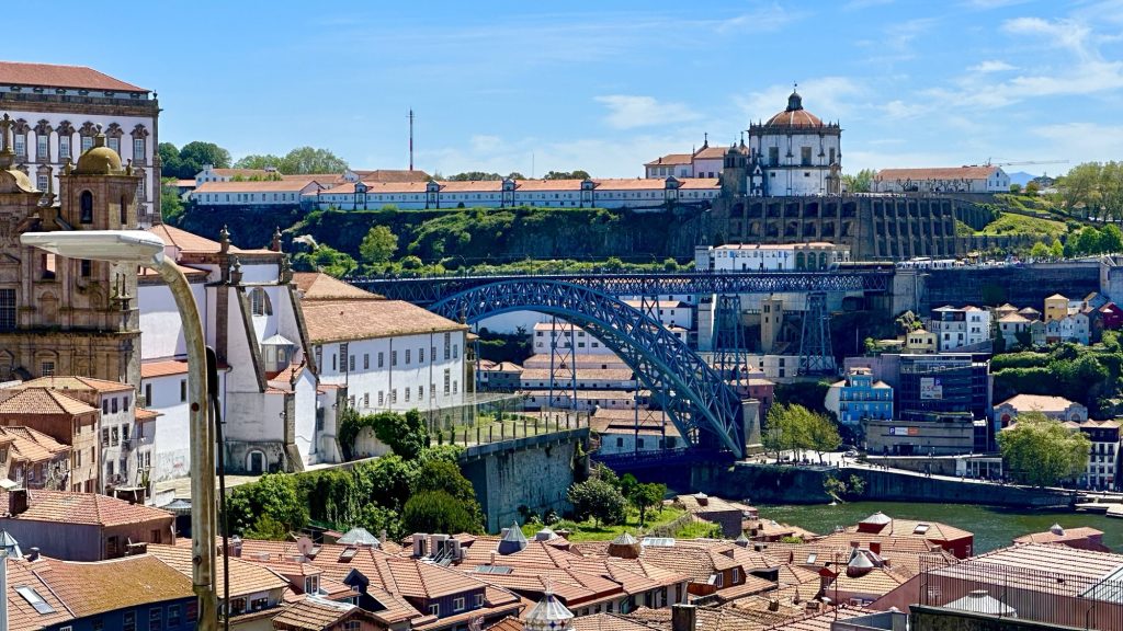 Über den Dächern von Porto